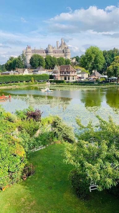 Maison De Charme Avec Vue Sur Chateau Пиерфон Екстериор снимка